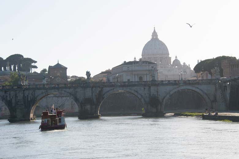 Sailing along the River Tiber